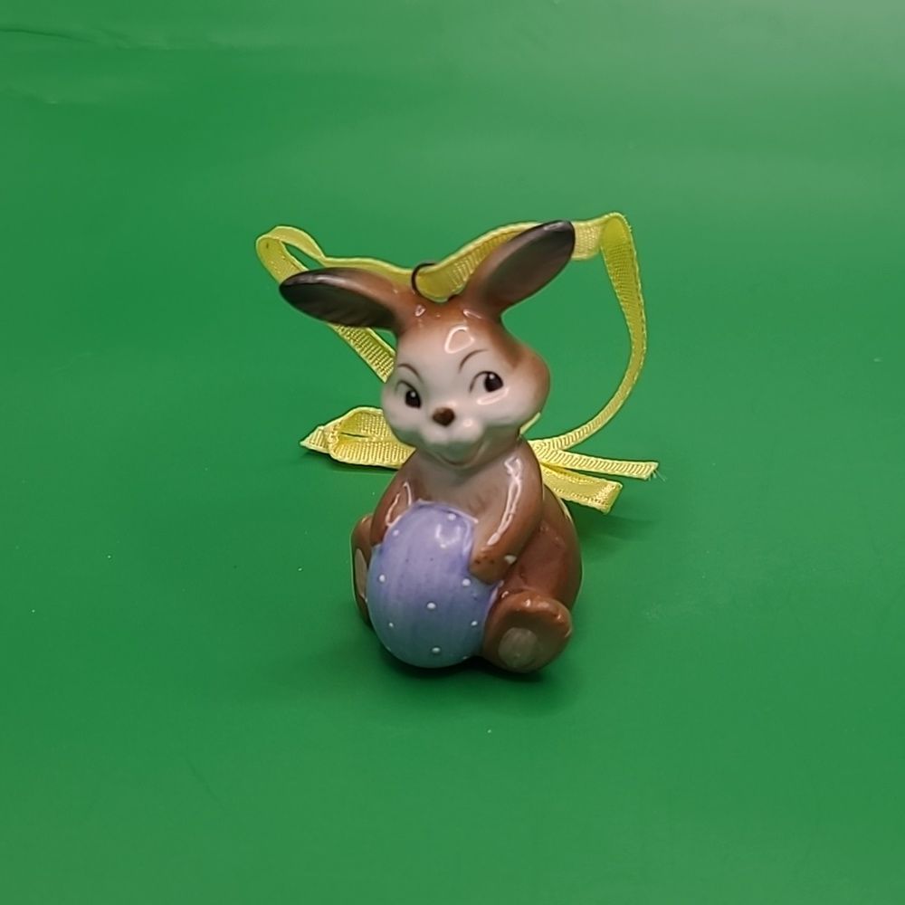 Goebel Easter "Picks of the Litter" 6 piece Rabbit ornament set - Picture 4 of 12
